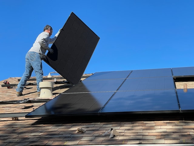 The Process of Installing a New Roof With Solar Panels